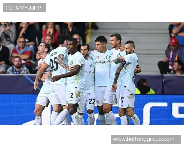 足球明星皮尔森的生平成就与精彩瞬间全景介绍